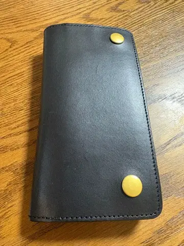 트래커 지갑 블랙 가죽 장지갑 단추식