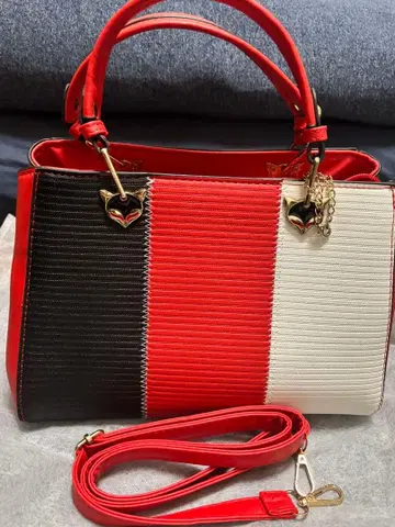 스트라이프 디자인 핸드백