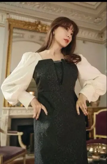 Crillon Crystal Pearl Jaquard Dress 탄력