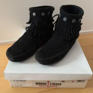MINNETONKA 프린지 부츠 블랙 24cm