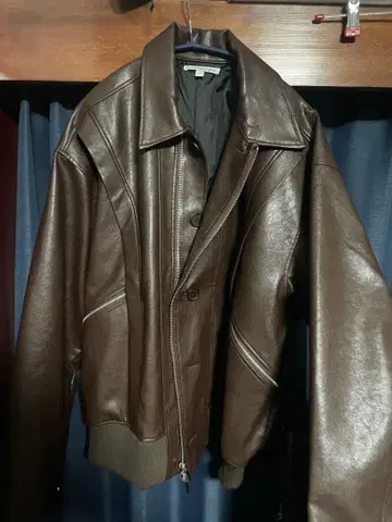 지하실 플러스 가죽 자켓