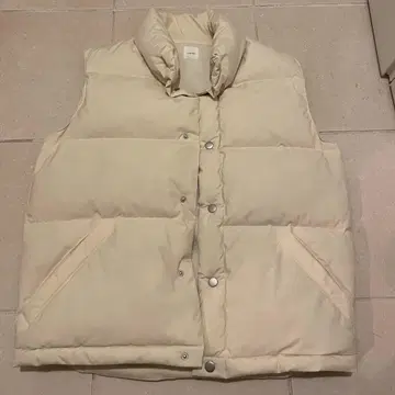 earthy 아시 하이브리드 다운 베스트 아이보리