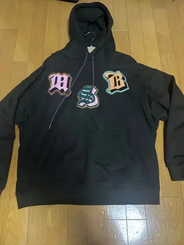 MSB 자수 로고 블랙 후드티