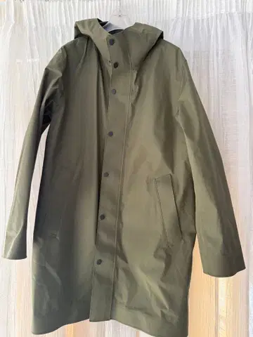 유니클로 올리브색 후드 부착 롱 모즈 코트