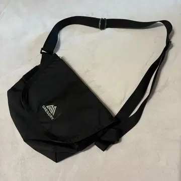 그레고리 블랙 숄더백