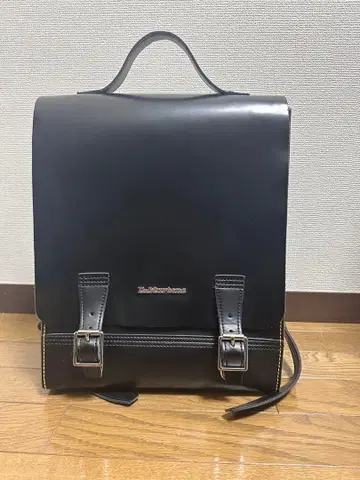 닥터마틴 가죽 백팩