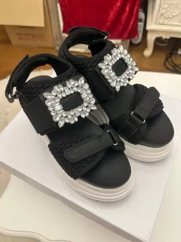 INGNI 비쥬 데코레이션 통굽 샌들