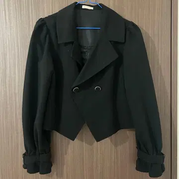 블랙 테일러드 자켓 프릴 소매