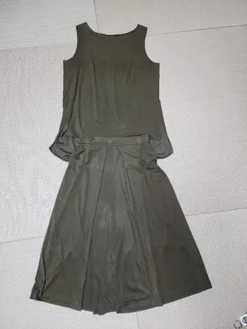 SCOT CLUB 올리브색 슬리브리스 셋업 가을