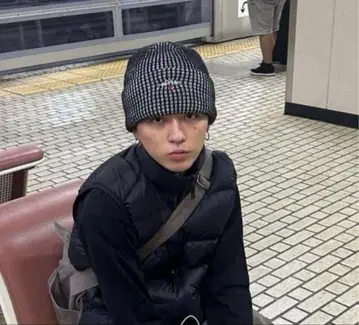 [ NOAH ] 노아 Tri-Color 니트 비니 새상품 선착순