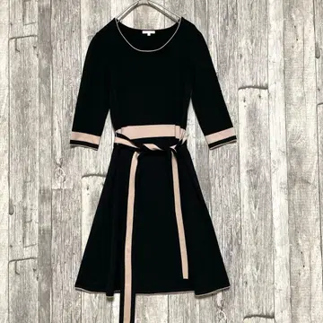 투 비 시크 [ 새상품급 ] 블랙과 베이지 스트라이프 긴팔 원피스