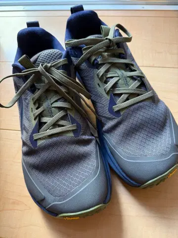 알트라 ALTRA LONE PEAK 9+ US8.5 (26.5cm)