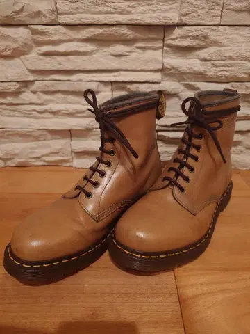 닥터 마틴 8홀 UK8 레어 베이지