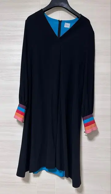 폴스미스 V넥 무릎 기장 원피스 폴스미스 긴팔 크리스마스