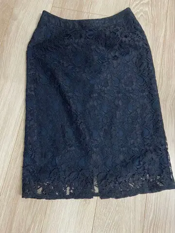 네이비 레이스 타이트 스커트 안감 부착