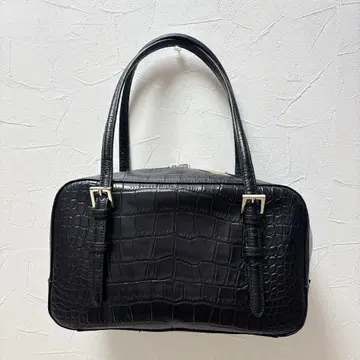 캣 인 더 클로젯 악어 엠보싱 보스턴 백 블랙