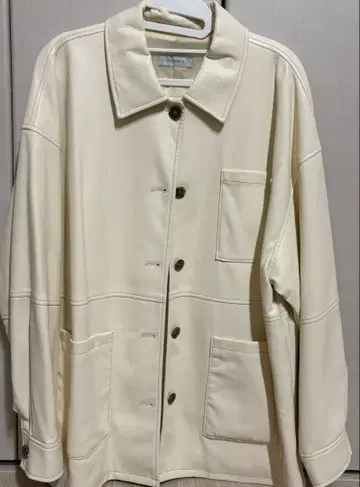 PAGEBOY 노카라 자켓 크림색