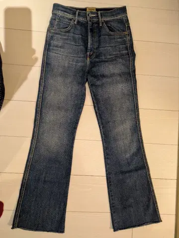 새상품급 MOTHER Rothman 부츠컷 데님 사이즈 25