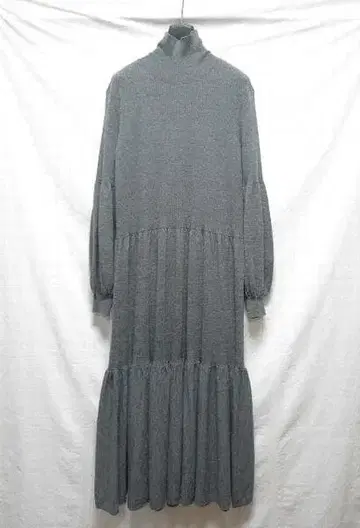 ADAWAS 아다와스 엑스트라 파인 메리노 티어드 니트 원피스