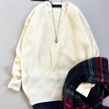 택 포함 미사용 스콧 클럽 V넥 니트 화이트 정가 11,000엔 9호
