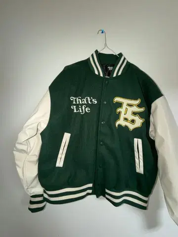 That's Life 바시티 자켓 L 사이즈
