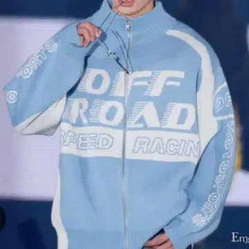 SLY 스카이블루 로고 니트