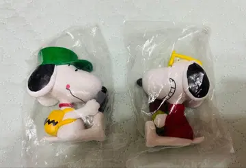 유니버셜 한정판 앉아있는 마스코트 스누피 피규어 2개 세트