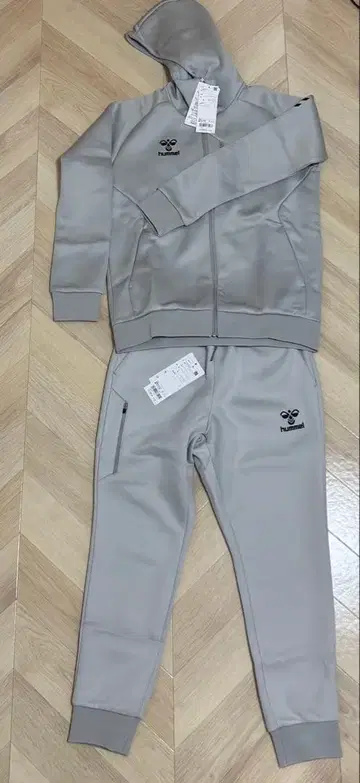 [ 미사용 새상품 택 포함 ] 험멜 맨투맨 상하의 스틸 그레이 남성용 S