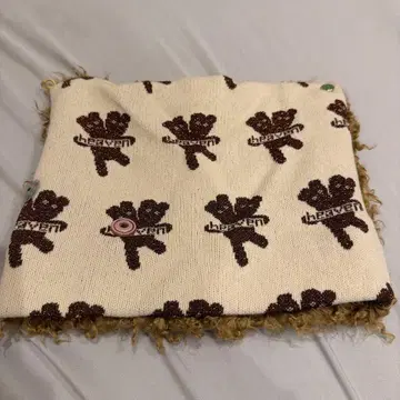 heaven by marc jacobs 비니 Poche