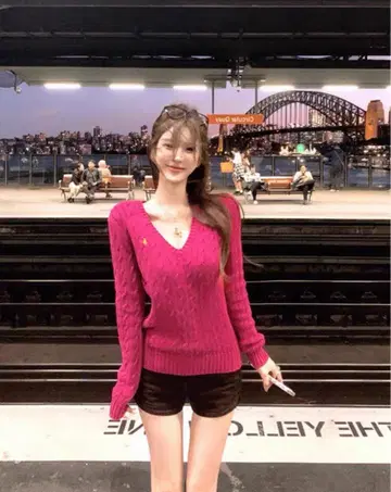 핑크 V넥 케이블 짜임 스웨터 M 사이즈