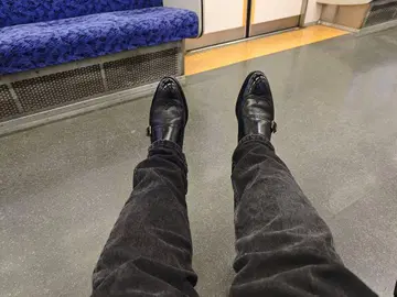 블랙 가죽 로퍼