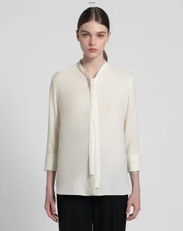 THEORY 보타이 블라우스 아이보리