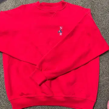 빨간색 트레이닝복