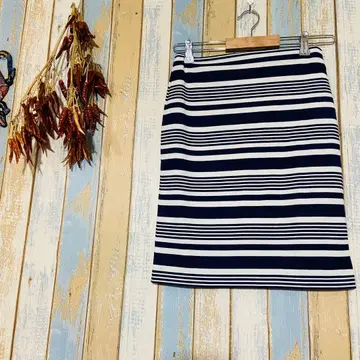 [ Duras ] 스커트 무릎 기장 타이트 스커트 보더 얇은 원단 F