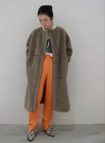 [미사용 새상품] HYKE FAUX SHEARLING COAT 그레이