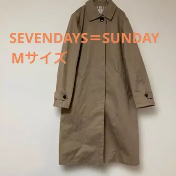 베이지 트렌치코트 버튼 포함