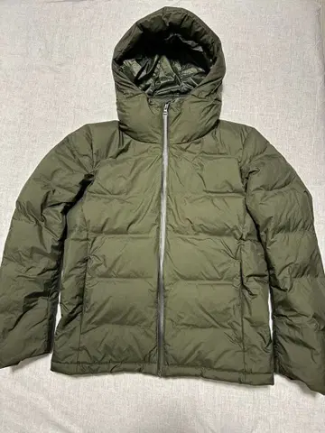 유니클로 심리스 다운 후드티 M 사이즈