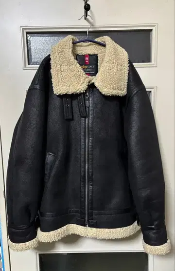 ALPHA INDUSTRIES/B-3 FAKE MOUTON JACKET