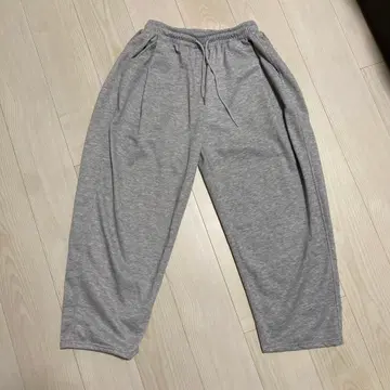 루즈핏 패션을 좋아하는 사람들을 위한 맨투맨