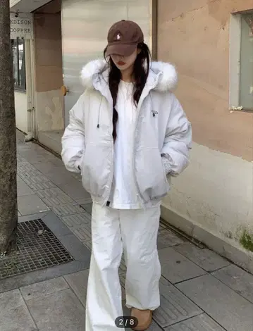 퍼가 달린 오버 사이즈 다운 자켓