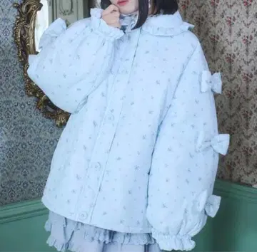 whinny 리본에 싸인 포와린 아우터 색스