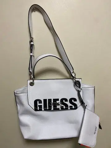GUESS 화이트 숄더백