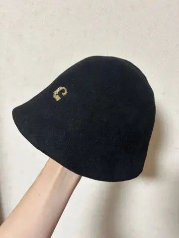 CA4LA 울 햇 블랙 골드 컬러 로고