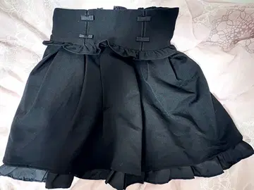 pium 턱 플레어 도리 미니 스커트 블랙