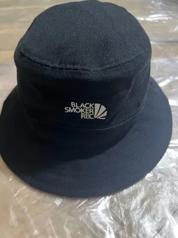 BLACK SMOKER 버킷햇