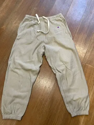 Champion 리버스 위브 베이지 스웨트 팬츠