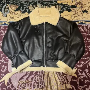 짧은 기장 무스탕 코트