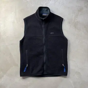 00s 파타고니아 신칠라 올 블랙 베스트