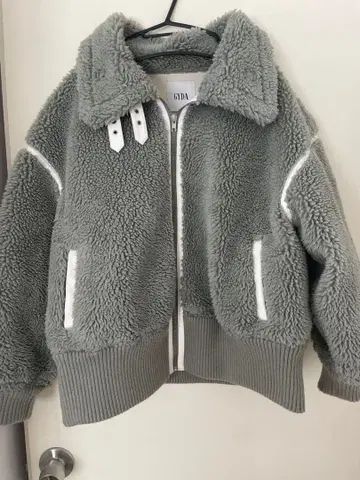 GYDA 보아 자켓 민트 그린 가을/겨울 미초파 착용