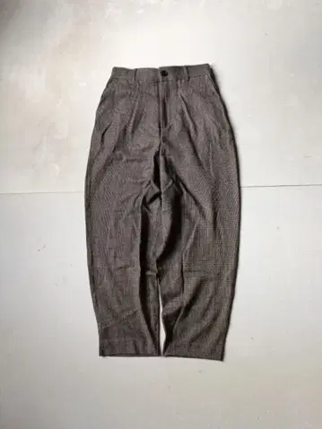 아두이트리스테스 콩제페이에 글렌체크 테이퍼드 팬츠